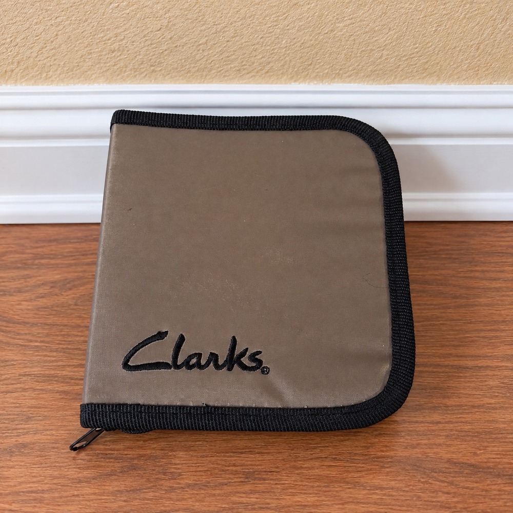 Vintage Clarks CD DVD Holder Travel Case 14 Disc Storage Zipper Media Wallet